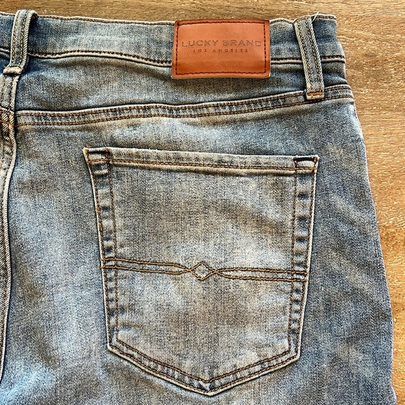 Lucky Brand 329 Classic Straight Jeans - Picture 6 of 9